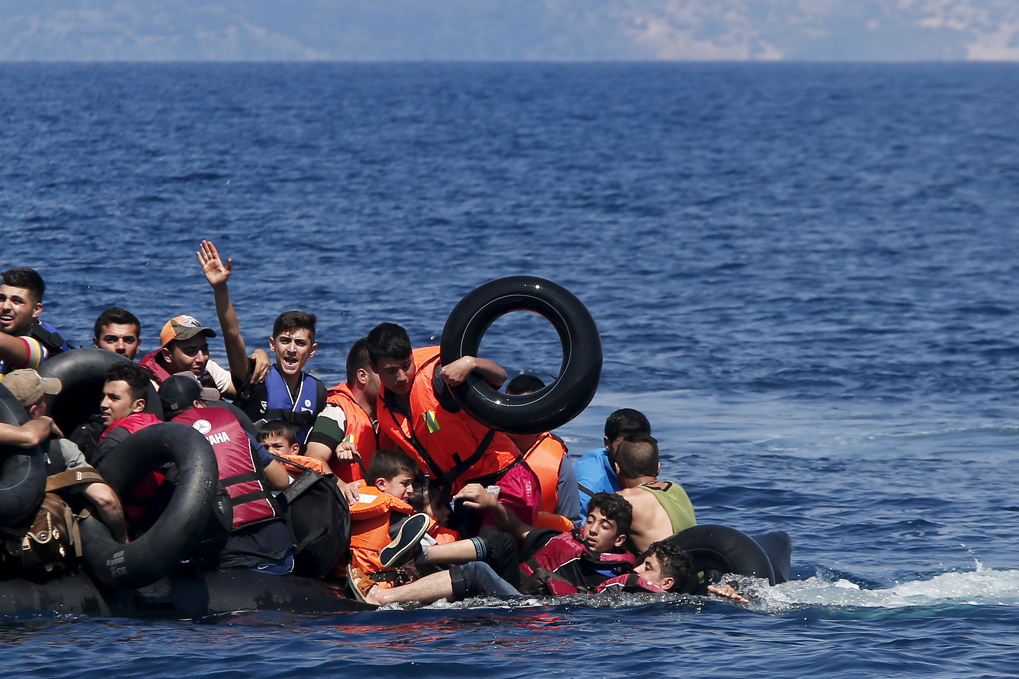 إنقاذ 3000 لاجئ قبالة السواحل الليبية