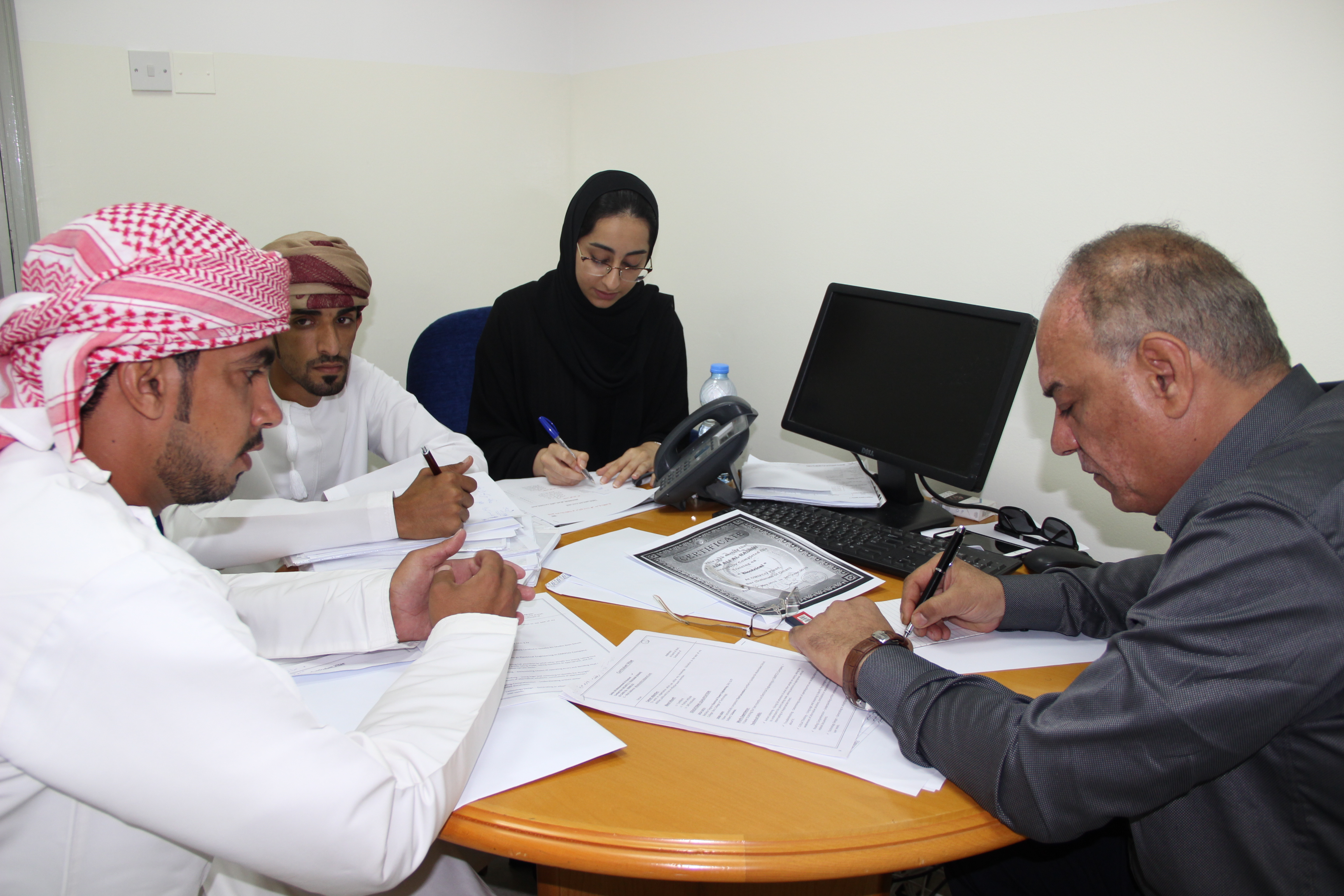 القوى العاملة تستدعي 72 باحثاً عن عمل لمقابلات توظيف