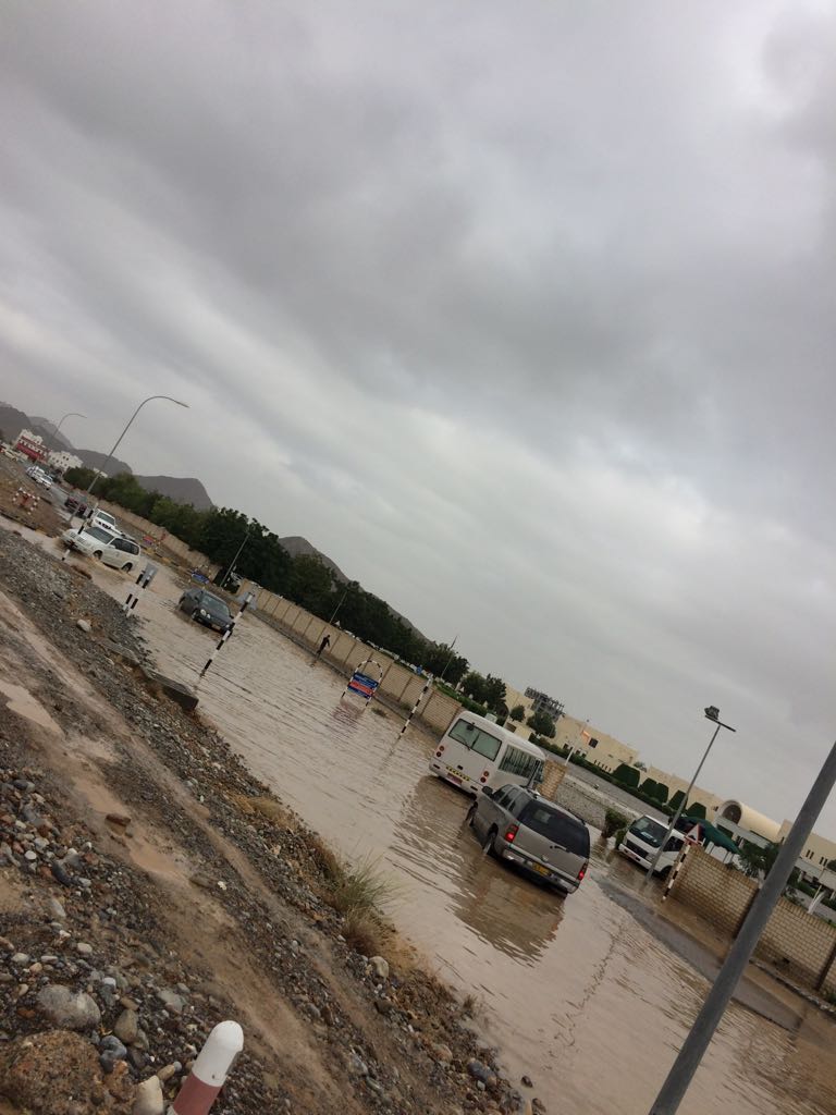 الرستاق تشهد أمطاراً غزيرة