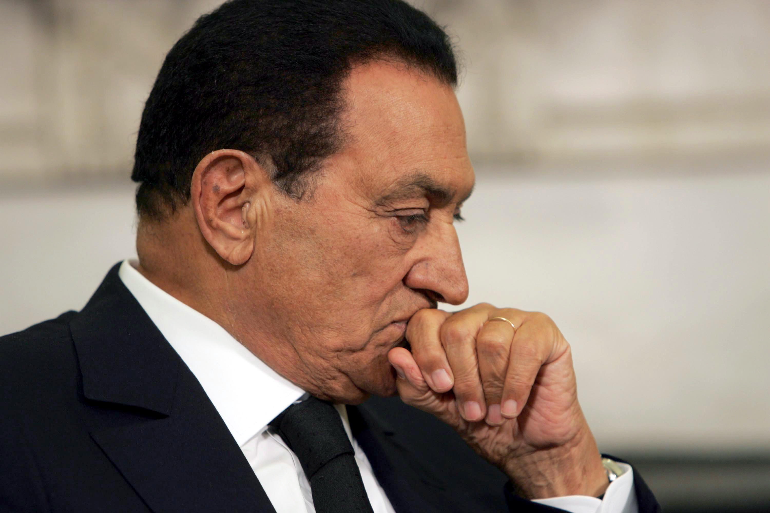 تفاصيل الساعات الأولى لـ"مبارك" عقب عودته لمسكنه جريدة الشبيبة