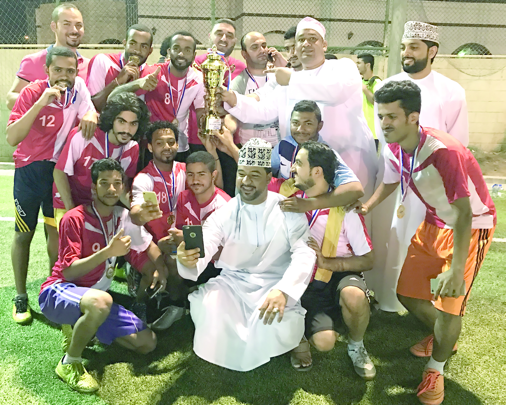 مركز سلطان ينظم بطولة كرة القدم للموظفين