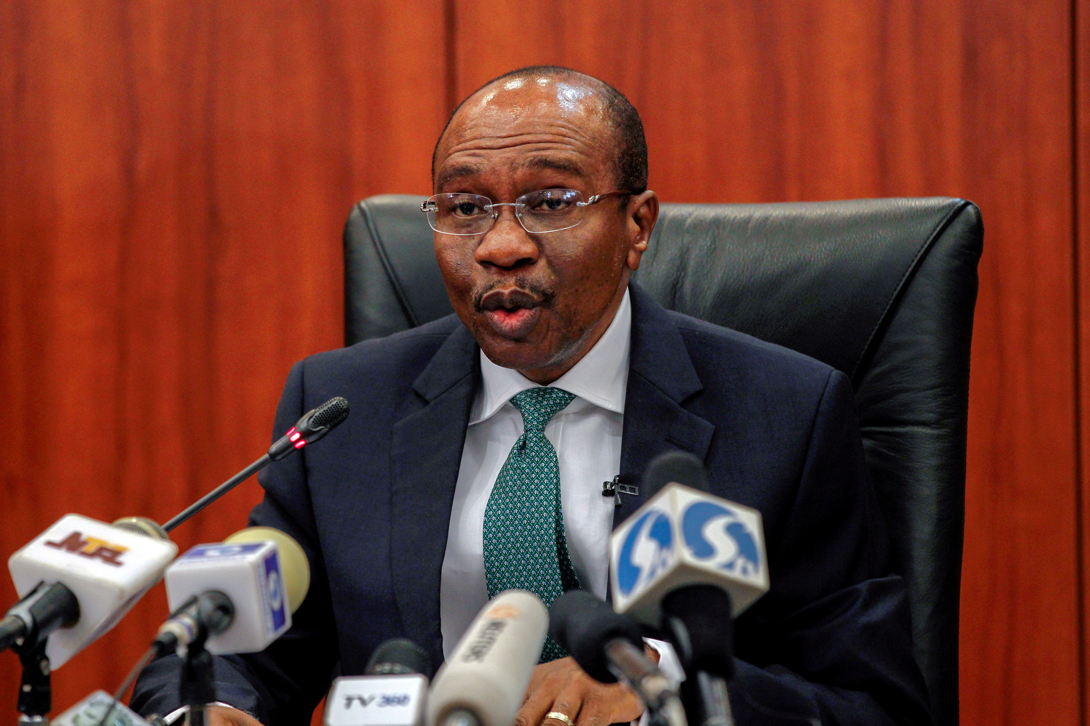 Pressure grows on Nigeria's central bank governor
