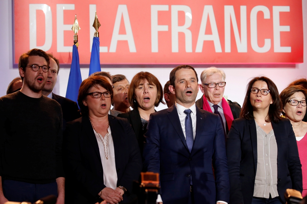 Majority of French want Socialist Hamon to bow out of election race -poll