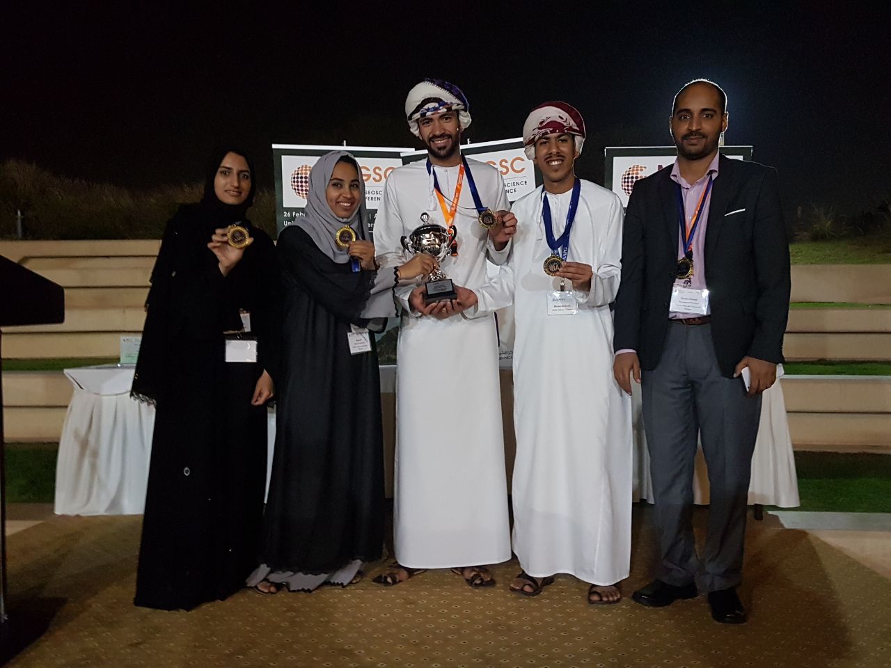 طلبة جامعة السلطان قابوس في المراكز الأولى بـمؤتمر علمي بالإمارات