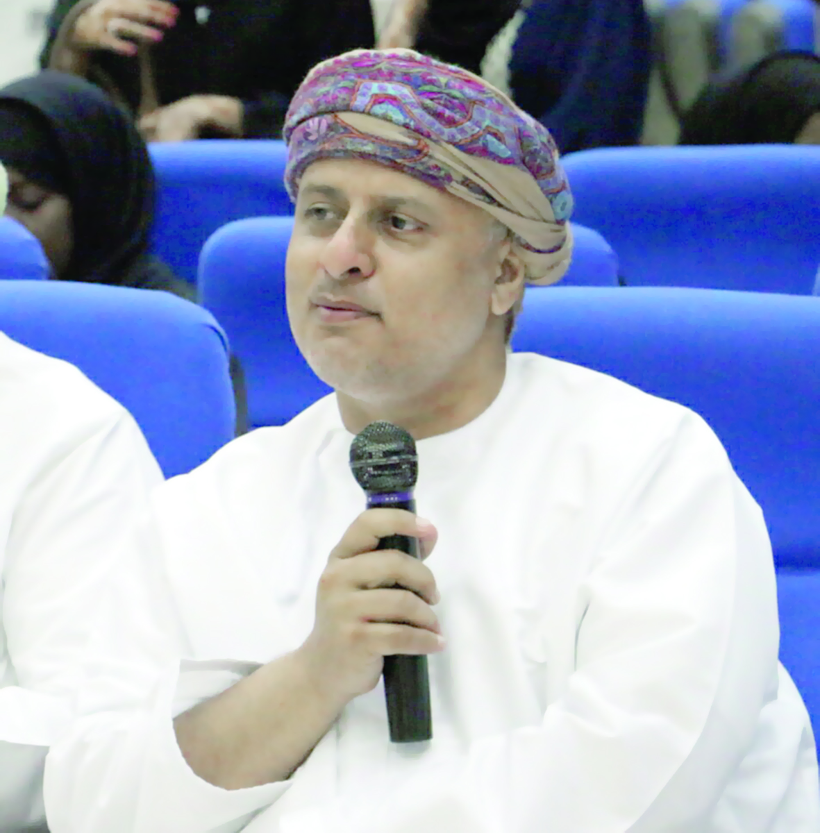 «الخبرة» التحدي الأول أمام الخريجين في سوق العمل