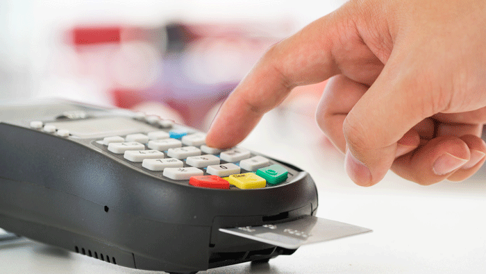 Traders in Oman still charging fee on card payments