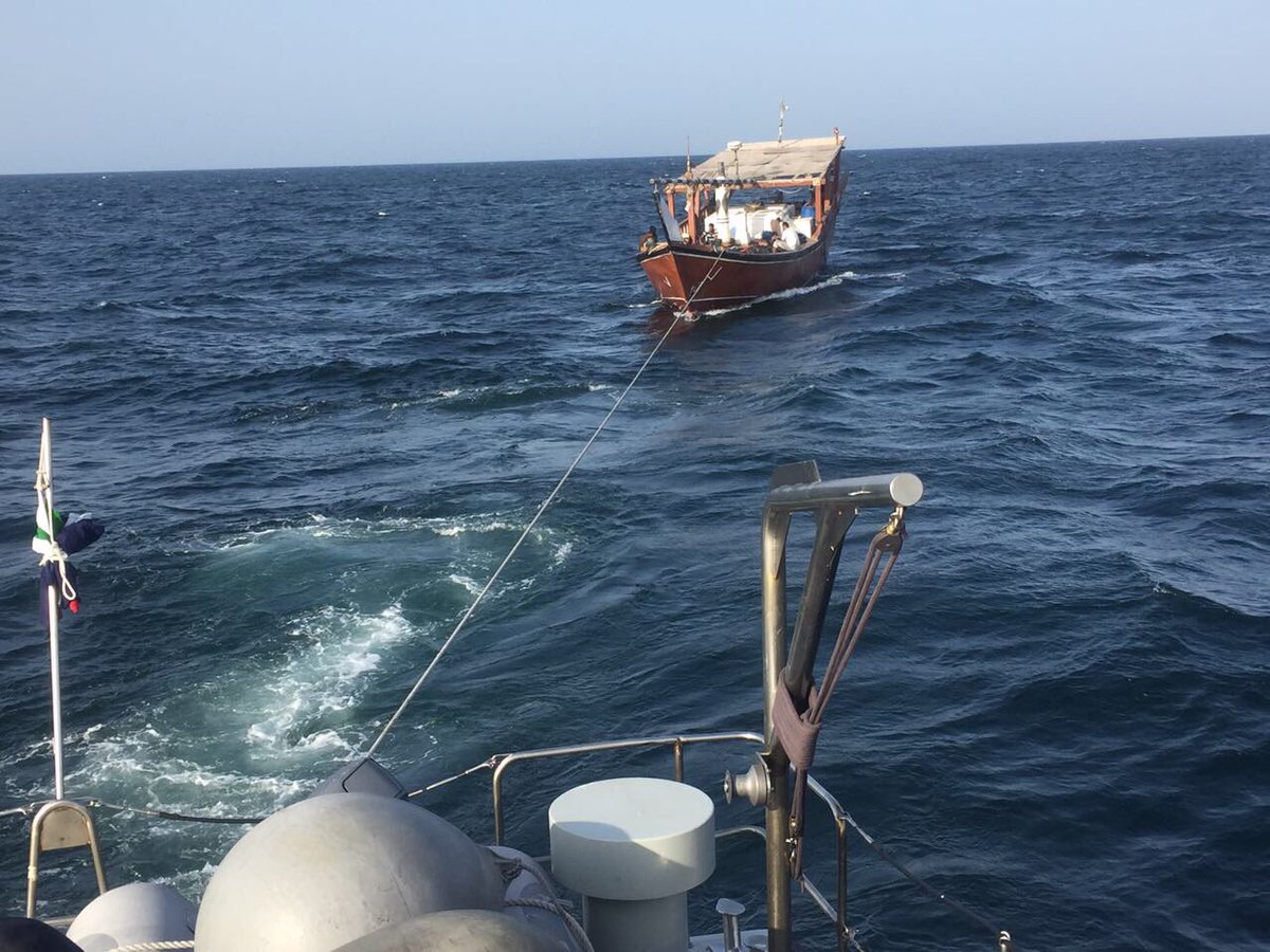 إنقاذ لنش صيد عماني في جزر الديمانيات