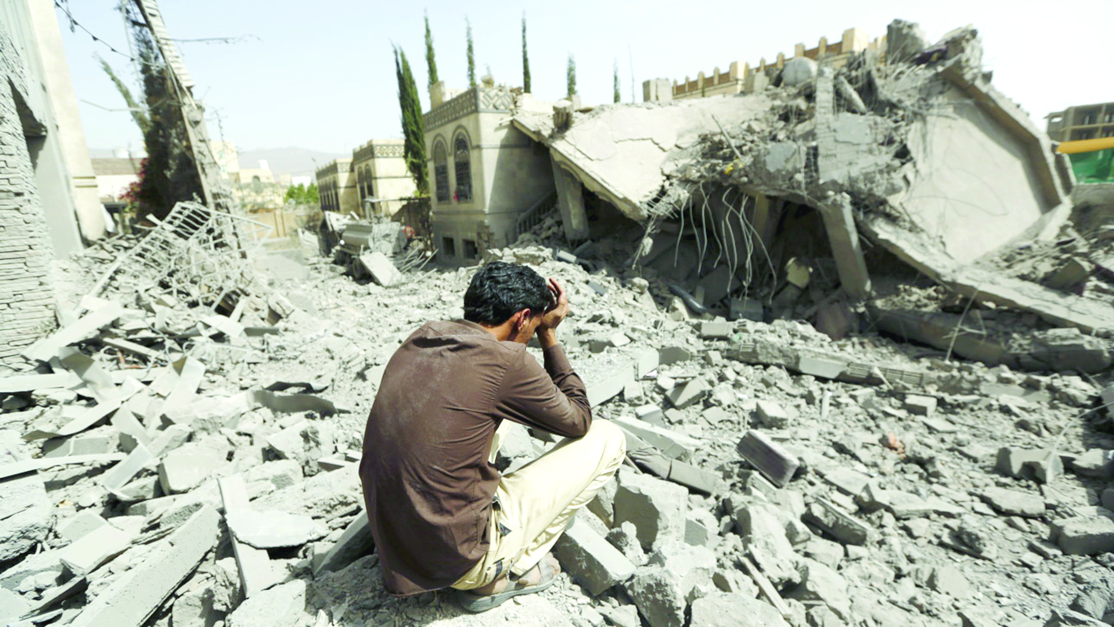 مآسي إنسانية رهيبة جراء الحرب اليمنية

«الشبيبة» تبرز معاناة أسر فقدت عوائلها