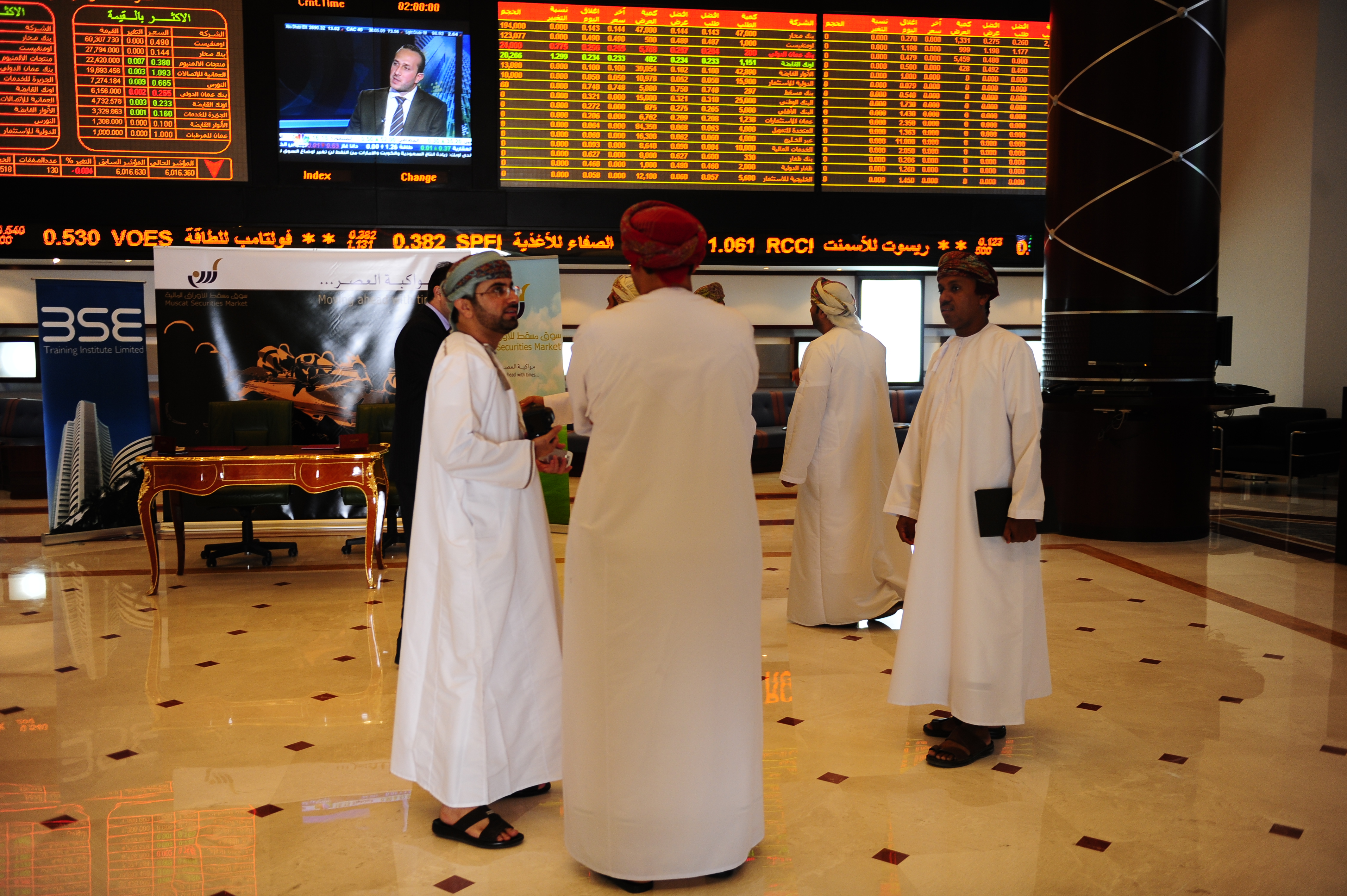 Muscat bourse recovers on scatted support