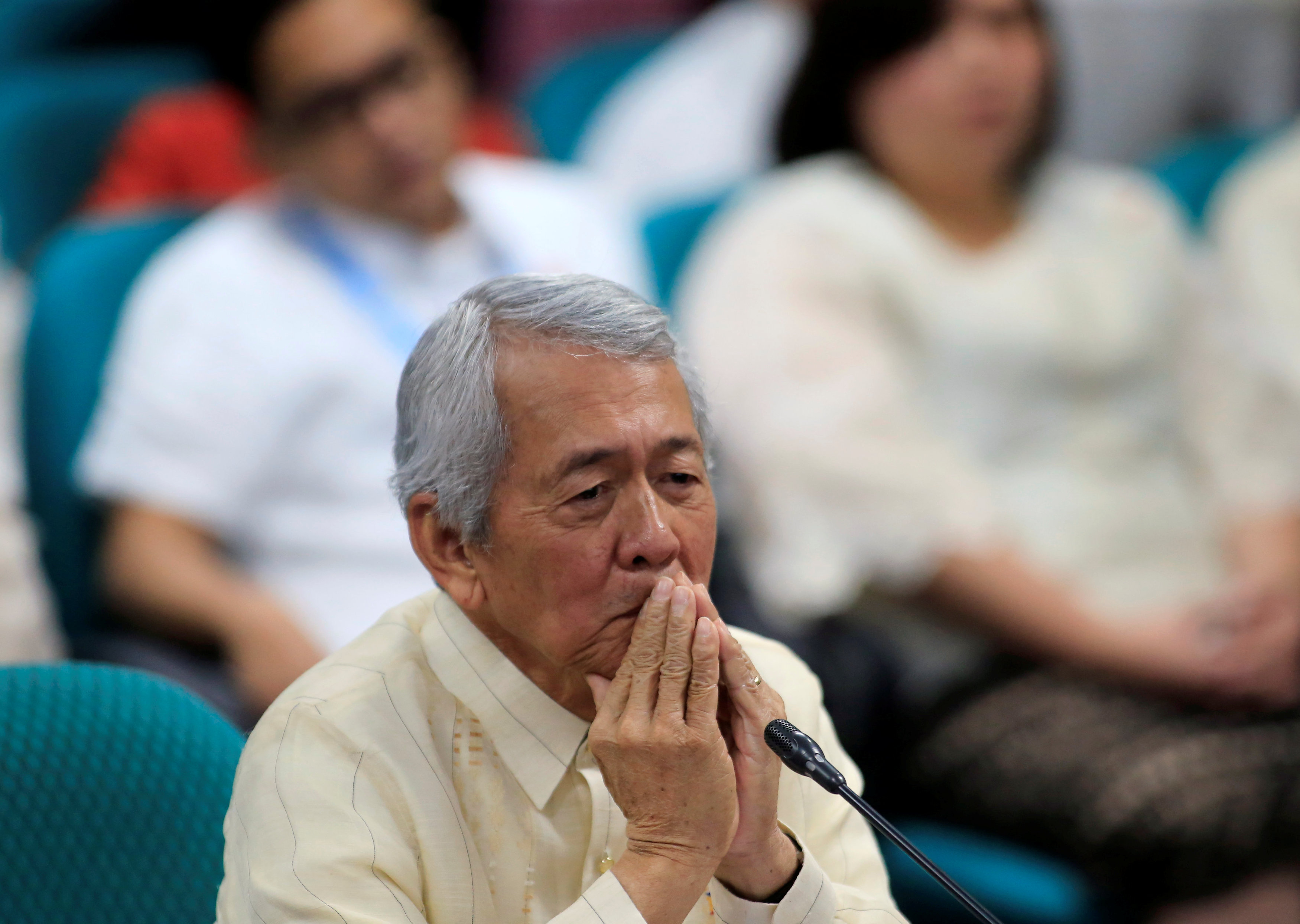 Lawmakers dismiss Duterte loyalist Yasay over U.S. citizenship issue