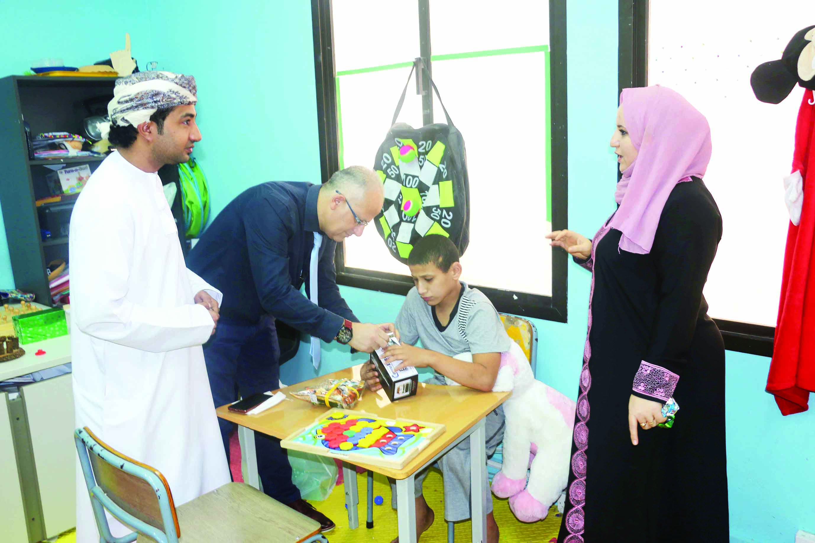 وفد من جامعة ظفار يزور مركز

الوفاء لتأهيل المعوقين في صلالة
