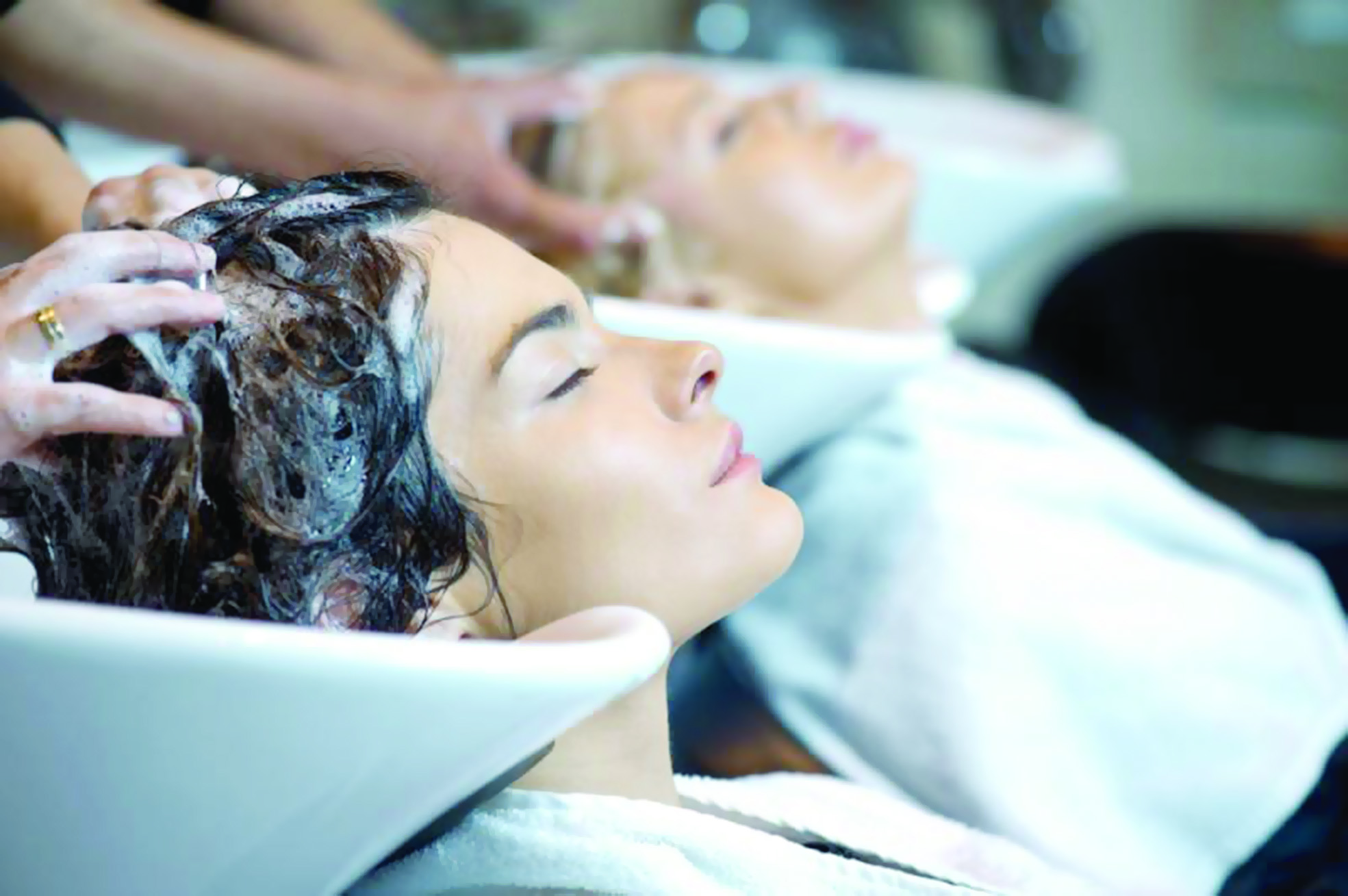 كيفية إزالة صبغة الشعر بصودا الخبز