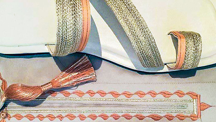 OmanPride: Designer creates beautiful sandals inspired by Omani culture