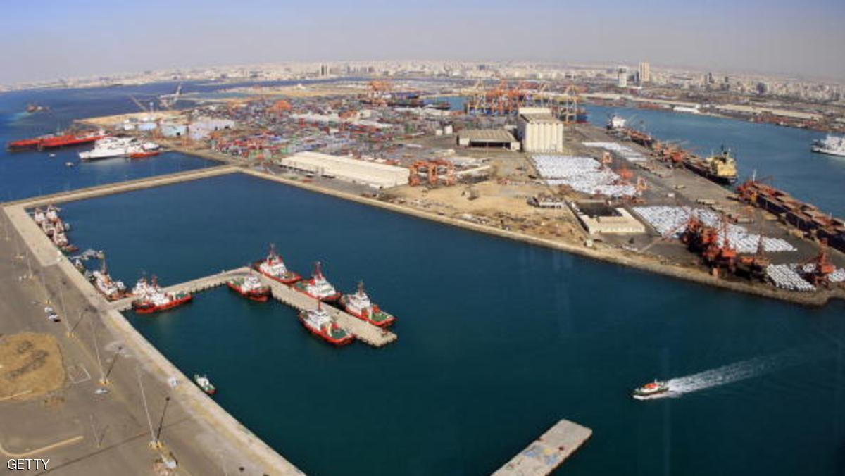 الرياح تغلق ميناء جدة السعودي