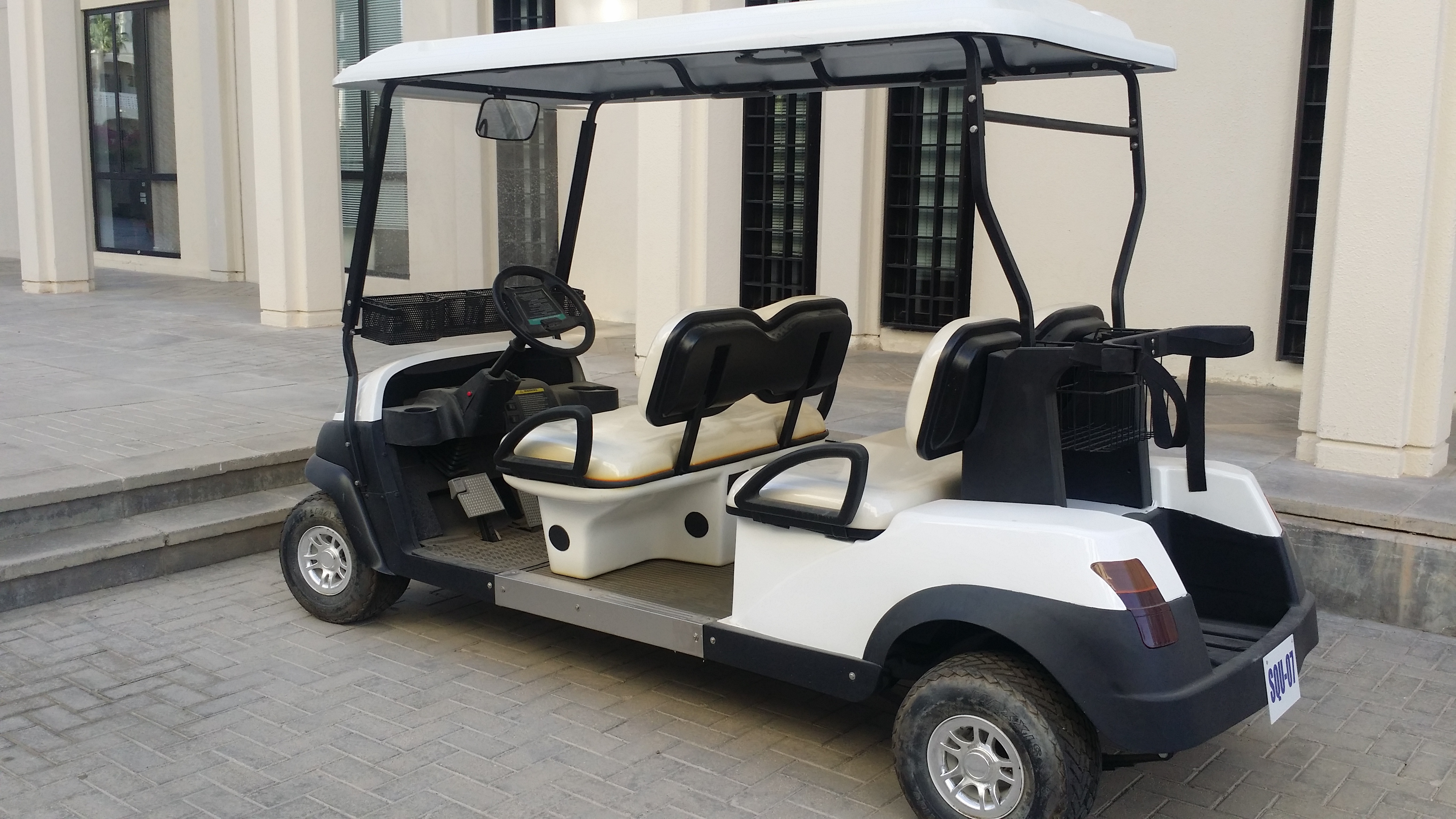 16 سيارة صديقة للبيئة في جامعة السلطان قابوس