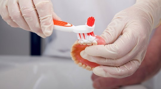 10 منتجات مشتقة من البترول.. من بينها العلكة ومعجون الأسنان