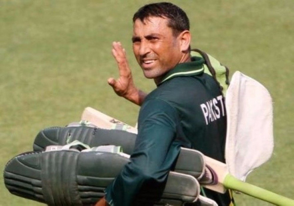 Cricket: Younis reaches 10,000 Test runs in first for Pakistan