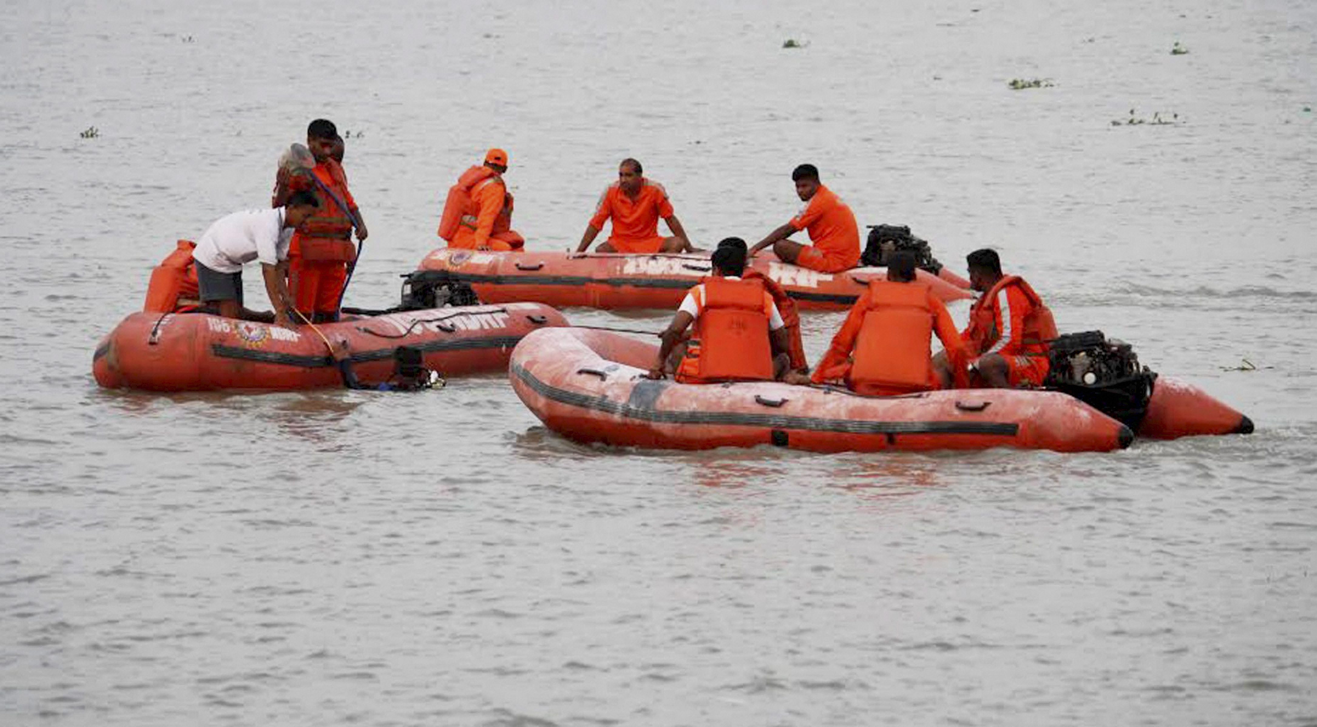 Three dead, 70 missing after jetty collapses in Hooghly
