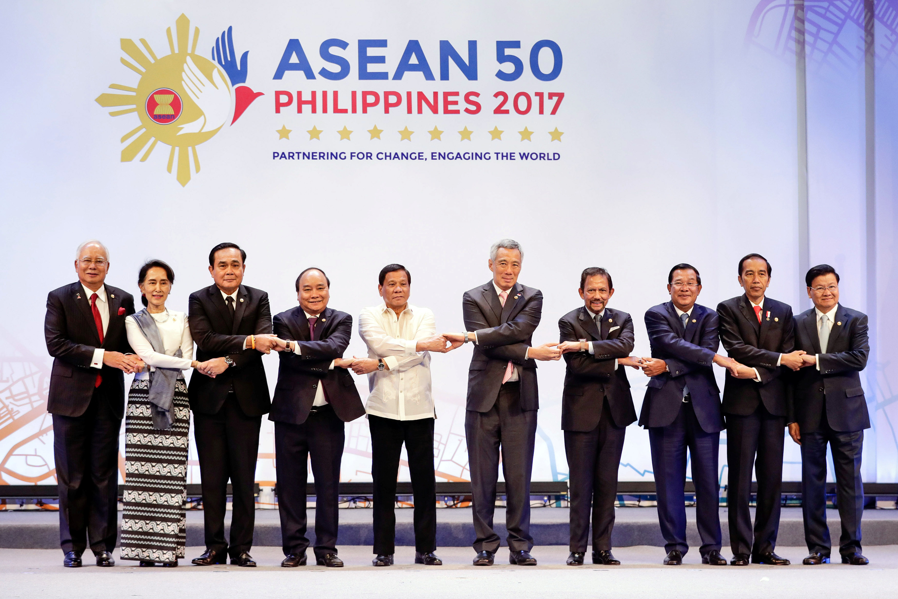 Southeast Asian summit ends in uncertainty over South China Sea stance