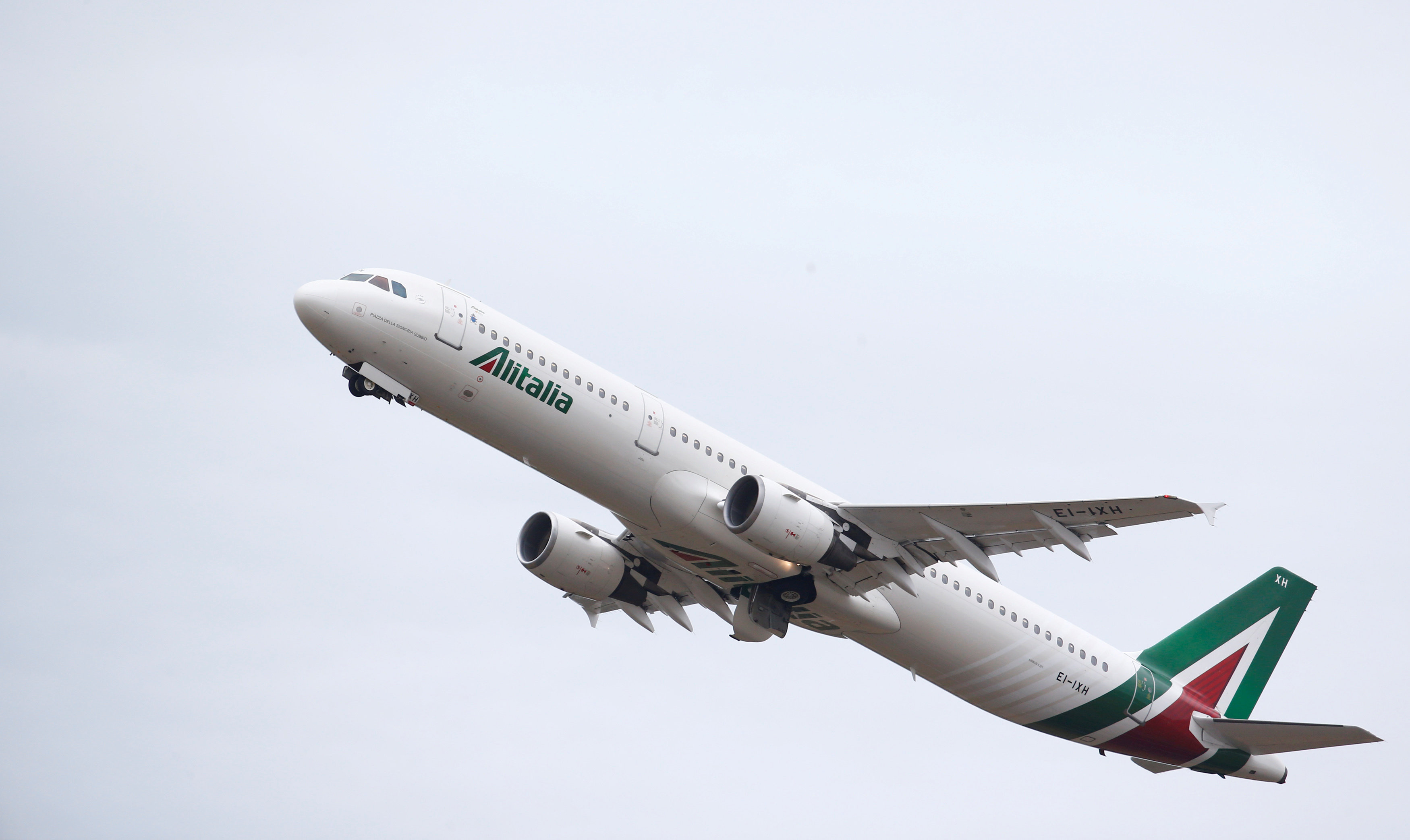 Bailout or bust? Alitalia divides a nation, paralyses Rome