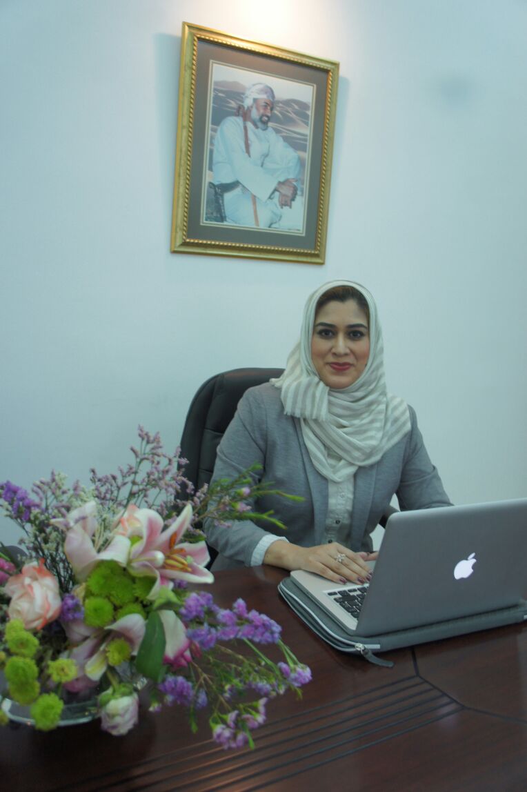 هذه أول عميدة عمانية في مؤسسات التعليم العالي الخاصة