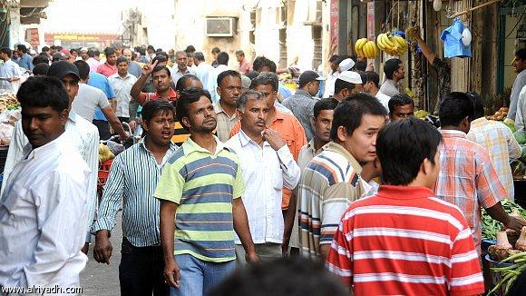 أكثر من مليون و800 ألف عامل وافد في السلطنة