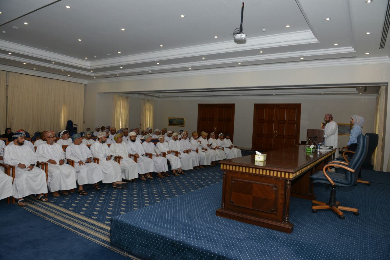 ندوة "اللغة في المجتمع" بمحافظة مسقط