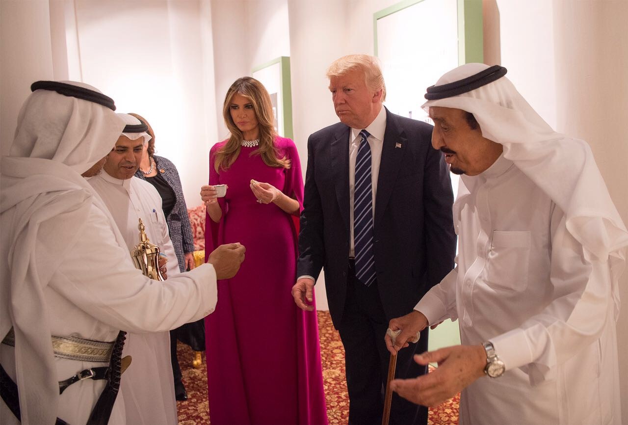 ترامب يتعرف على الأكلات الشعبية السعودية