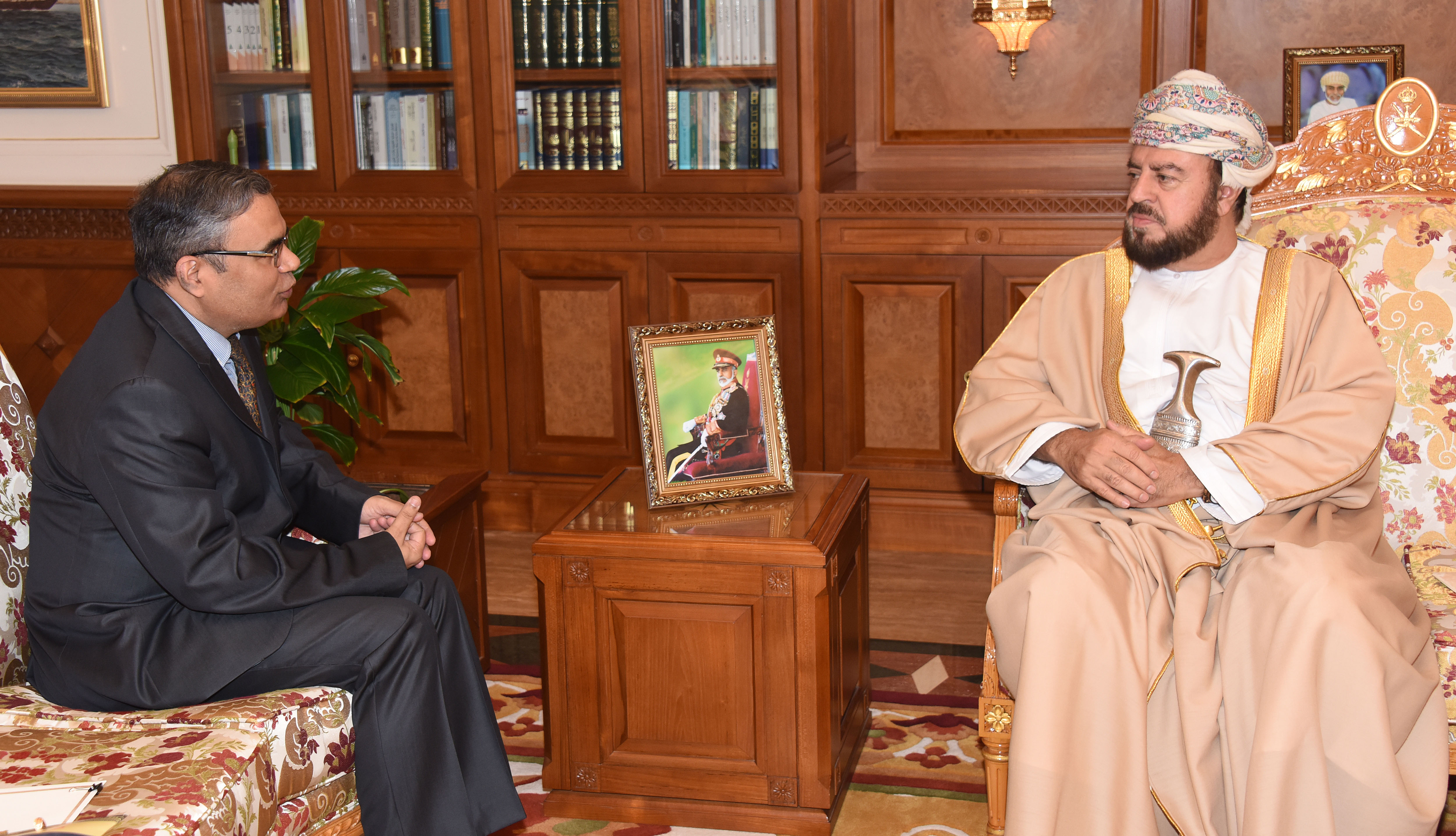 السيد أسعد بن طارق يستقبل السفير الهندي