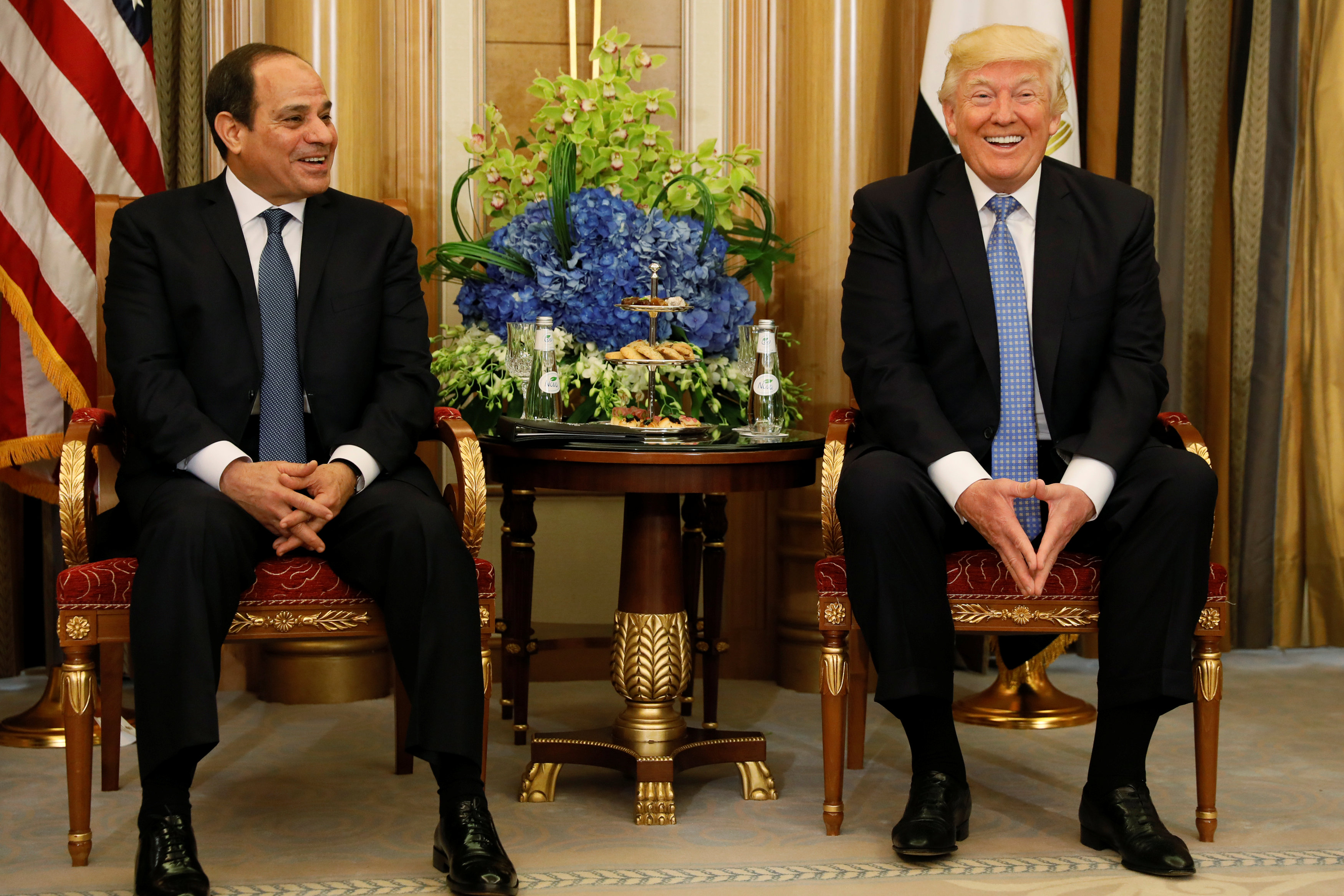 ماذا قال "السيسي" لـ "ترامب" وأضحك الحضور؟