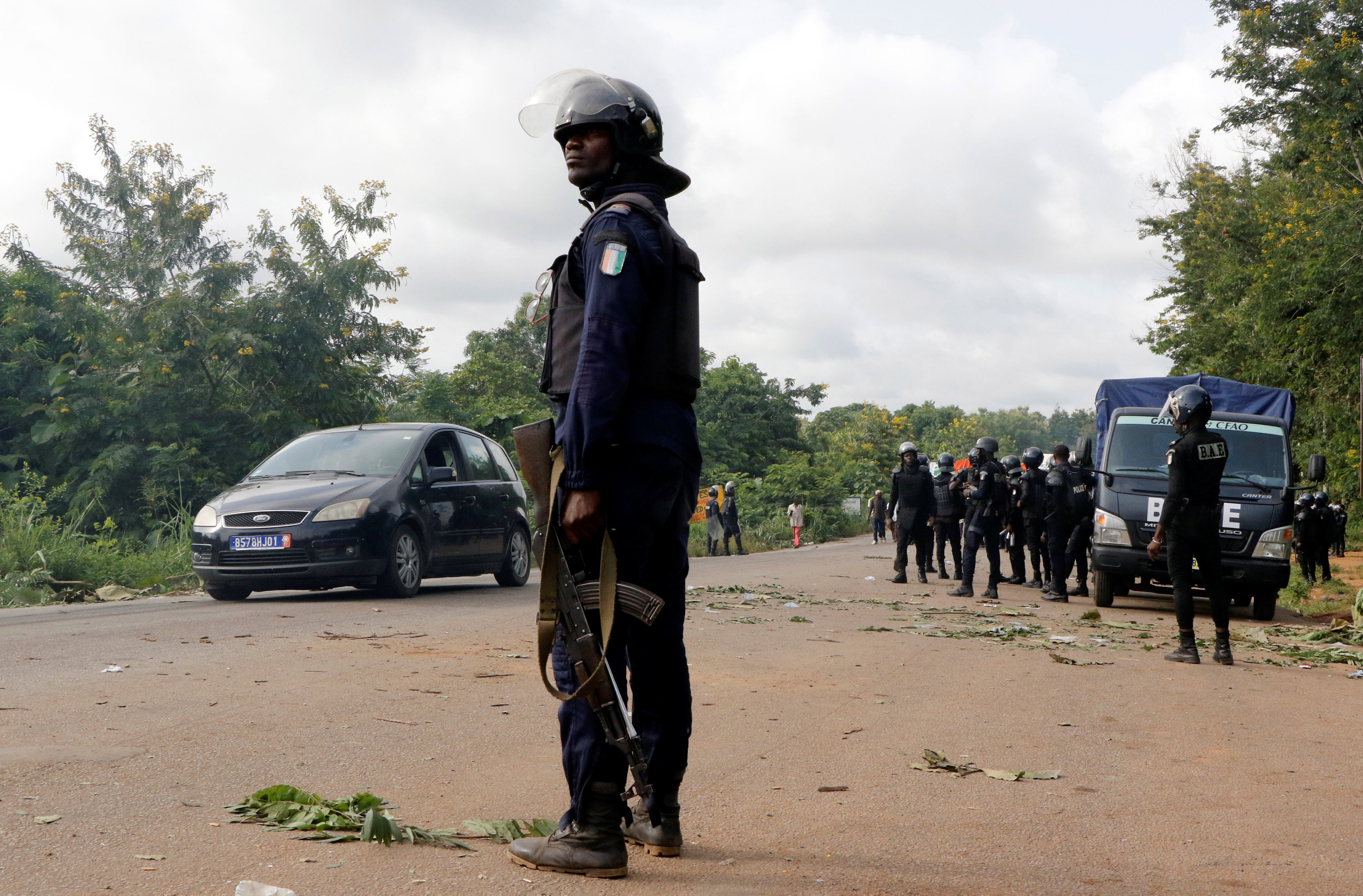 Three dead in clashes between police and ex-rebels in Ivory coast