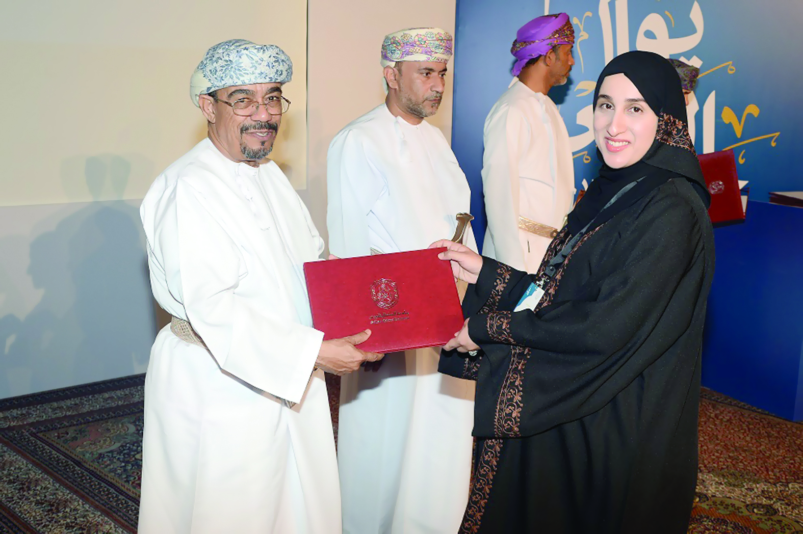 جامعة السلطان قابوس تختتم احتفالاتها بتكريم عدد من موظفيها وطلبتها