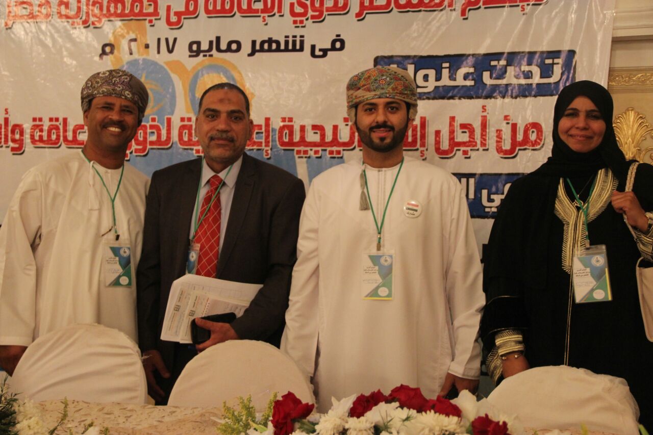 عرض أول تجربة لمذيع عماني أصم