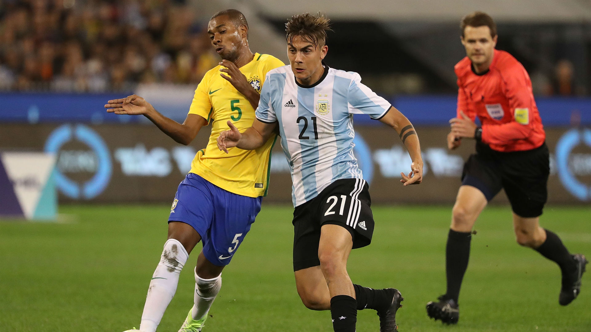 بيليه: ديبالا لاعب عادي ولا يستحق الضجة المثارة حوله