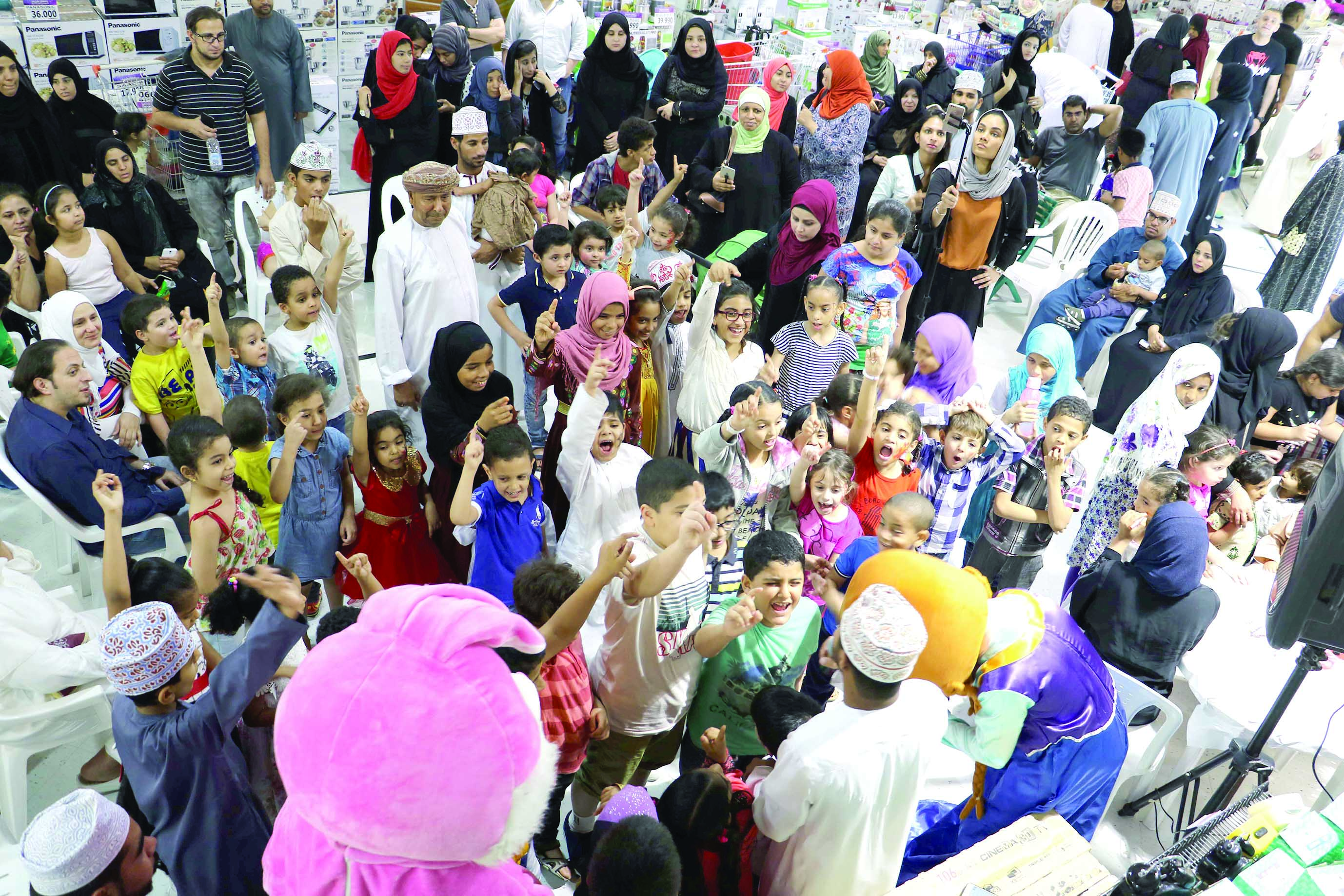 مركز سلطان يحتفل بـ«القرنقشوه»