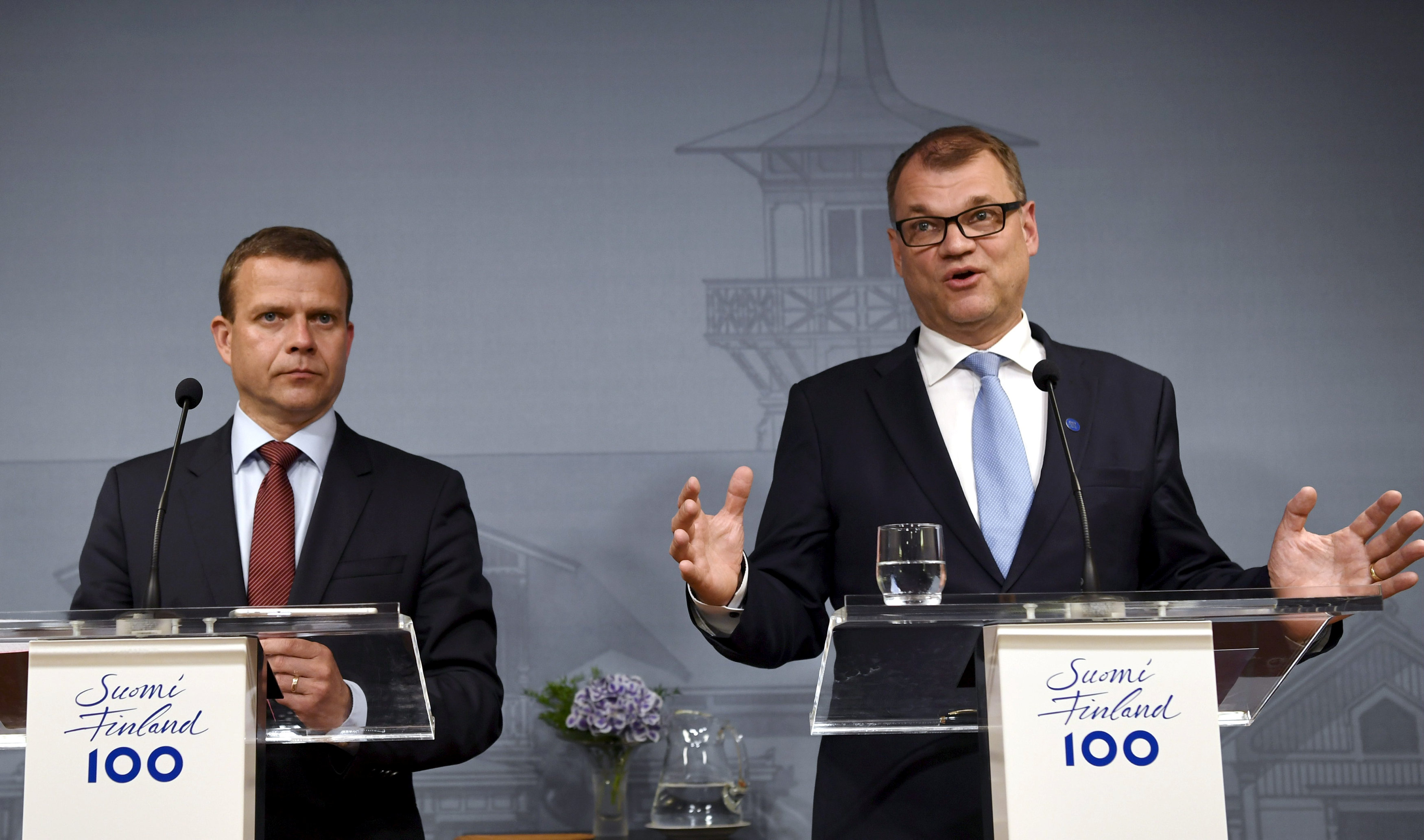 Finnish PM Sipila moves to break up coalition, kick out nationalists