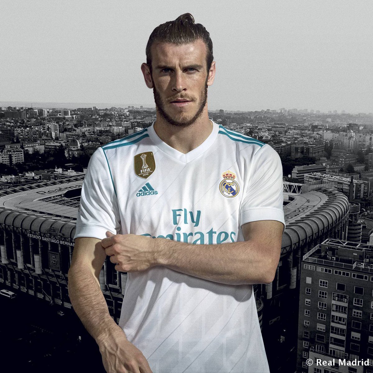 بالصور.. ريال مدريد يكشف عن قميصه الجديد