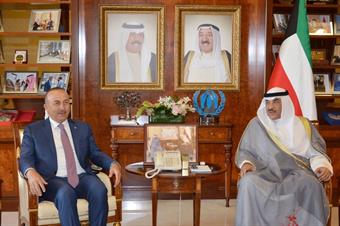 وزير الخارجية الكويتي يلتقي نظيره التركي