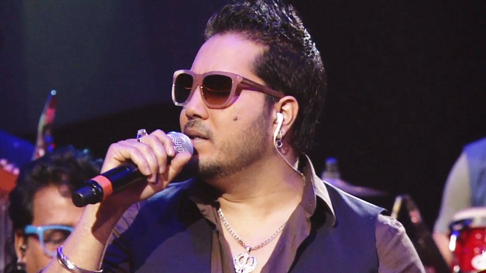 Singers should be given priority for playback: Mika Singh