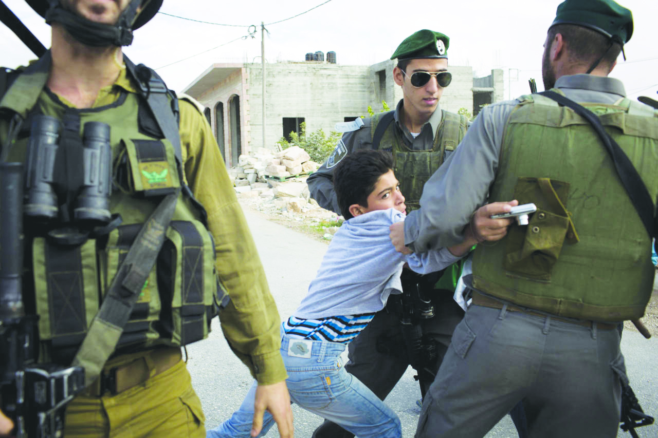 الأطفال الفلسطينيون في سجون الاحتلال يتساءلون..

بأي حال عدت يا عيد؟