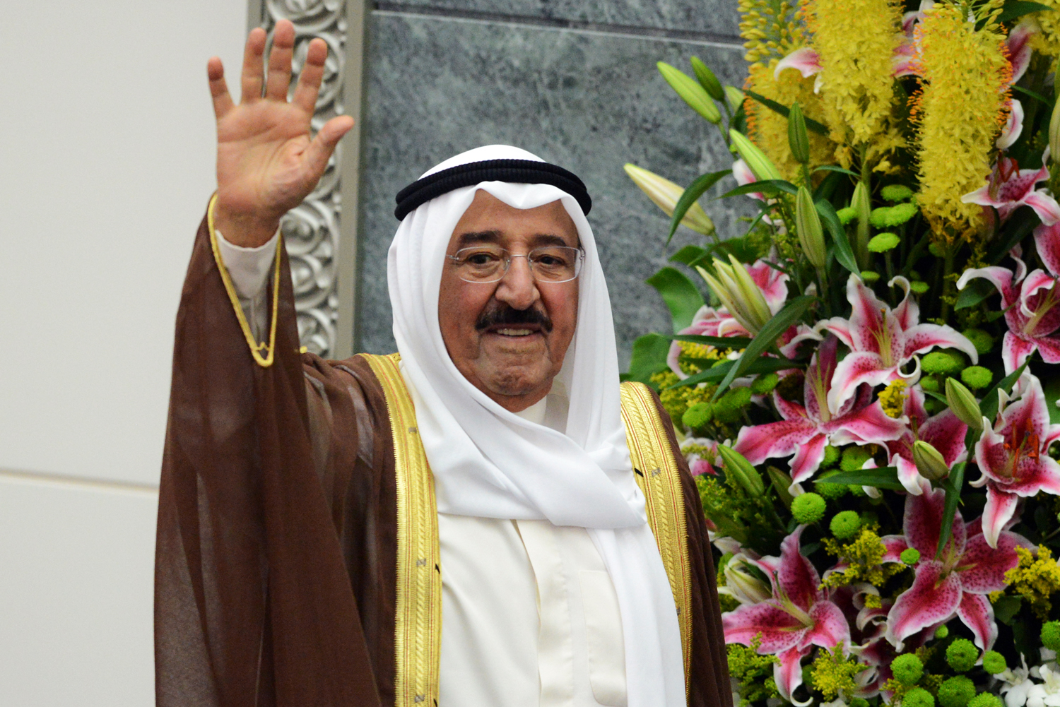 أمير الكويت: نأمل بالحوار لحل خلافات البيت الخليجي
