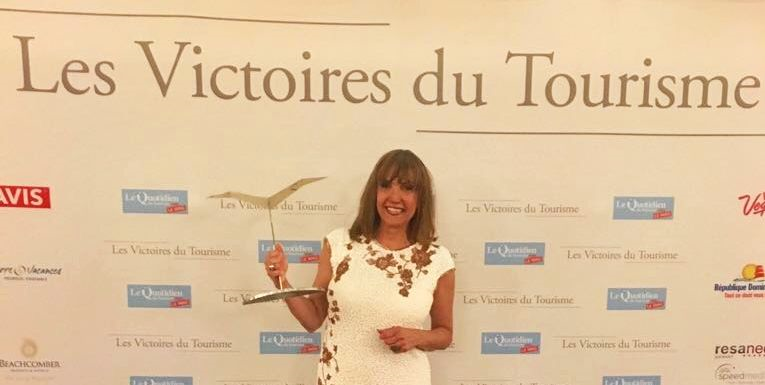 مكتب التمثيل السياحي للسلطنة بفرنسا يفوز بجائزة "أفضل مكتب سياحي لعام 2017"