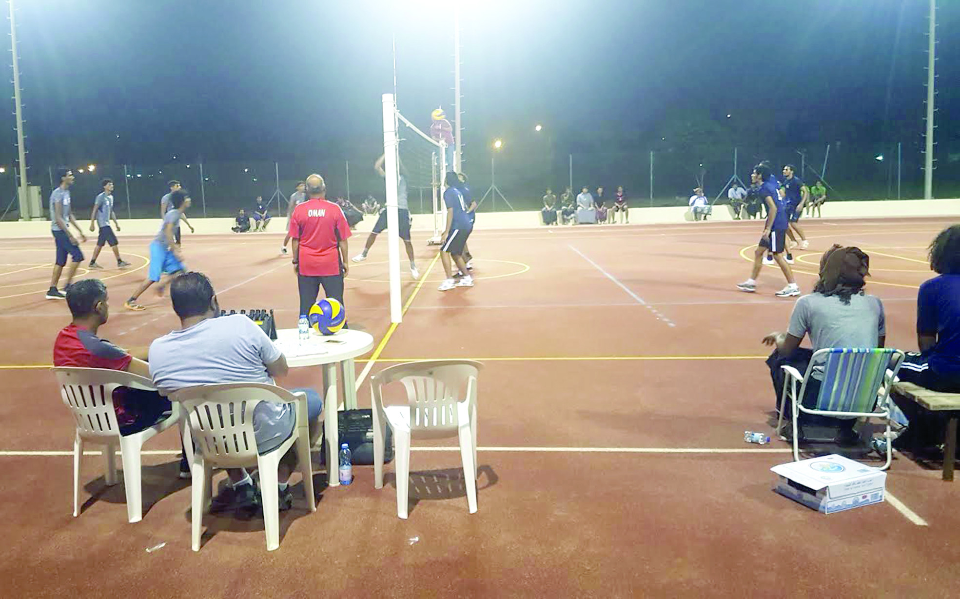 انطلاق برنامج شجع فريقك لكرة الطائرة بمجمع صلالة الرياضي