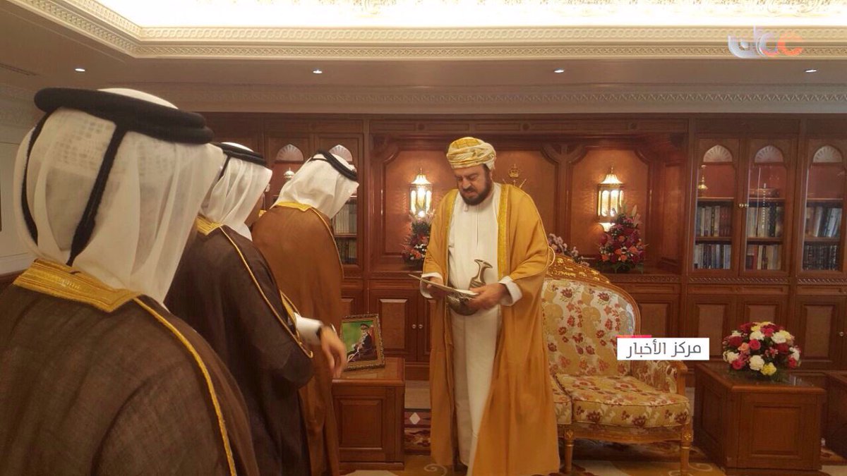 جلالة السلطان قابوس أبقاه الله يتلقى رسالة خطية من أمير دولة قطر الشقيقة