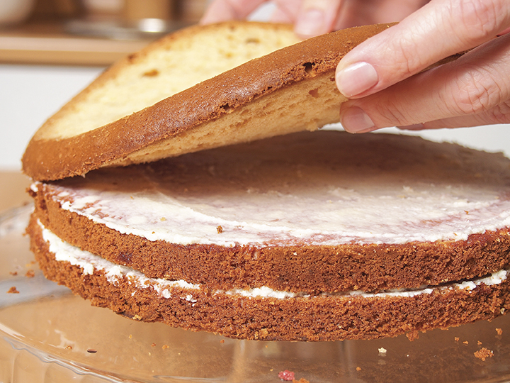 All you need to know about different cake fillings