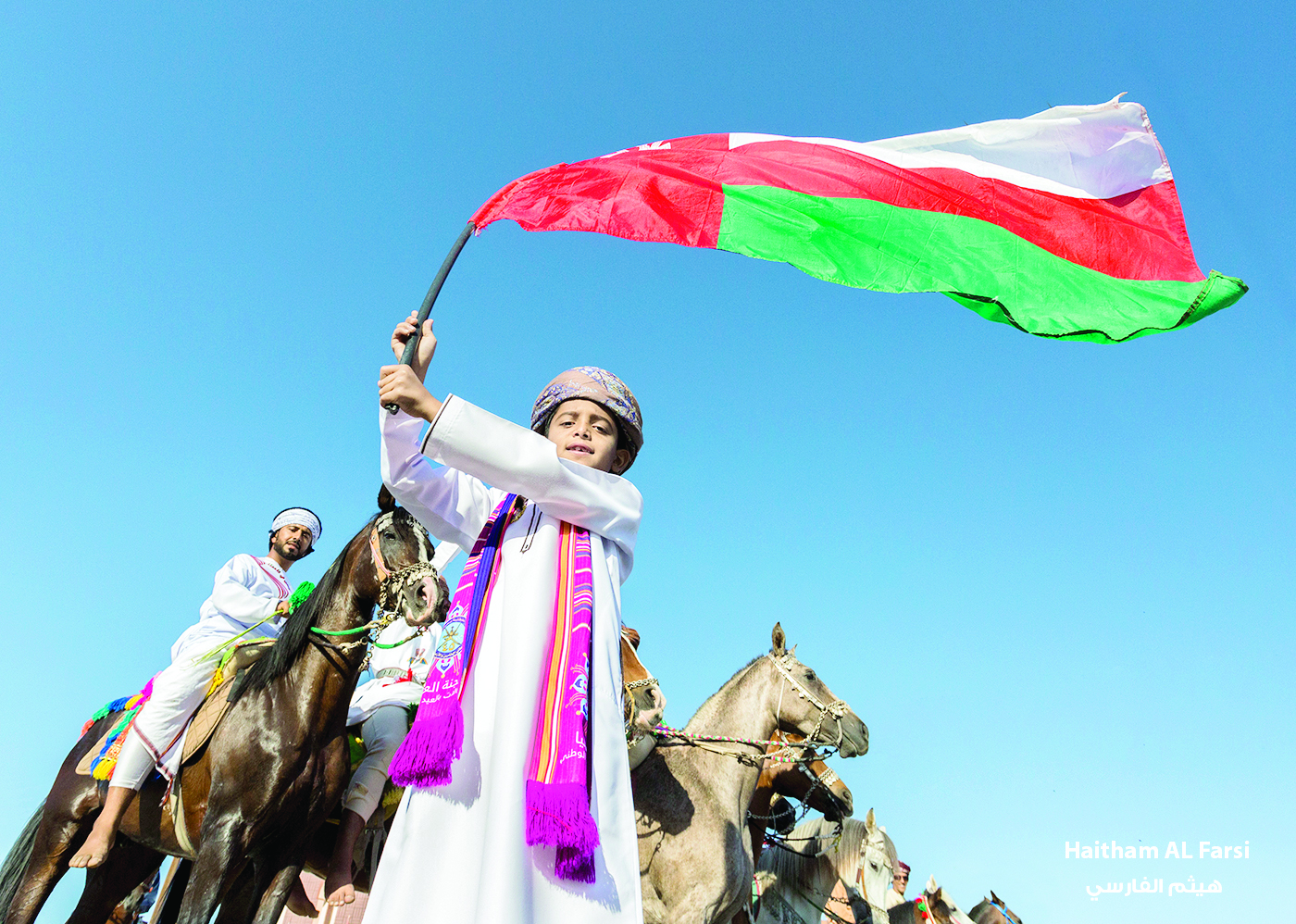 «الموج مسقط» تنظم مسابقة للتصوير الضوئي احتفالاً بيوم النهضة المباركة