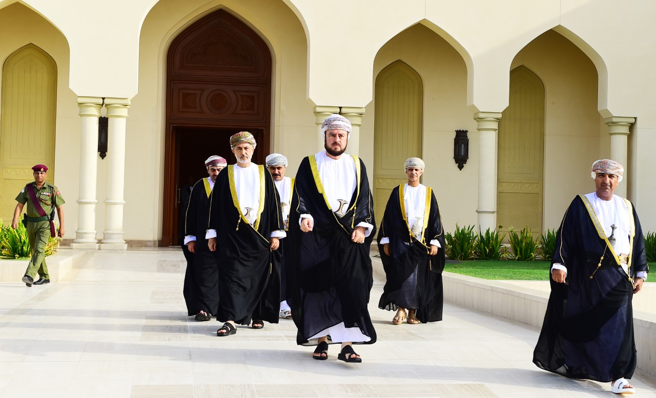 خادم الحرمين الشريفين يستقبل سمو السيد أسعد بن طارق