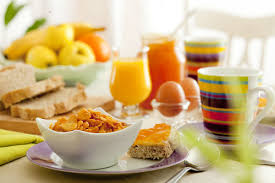 تناول وجبة إفطار جيدة يوميًا يساعد على الحد من زيادة الوزن