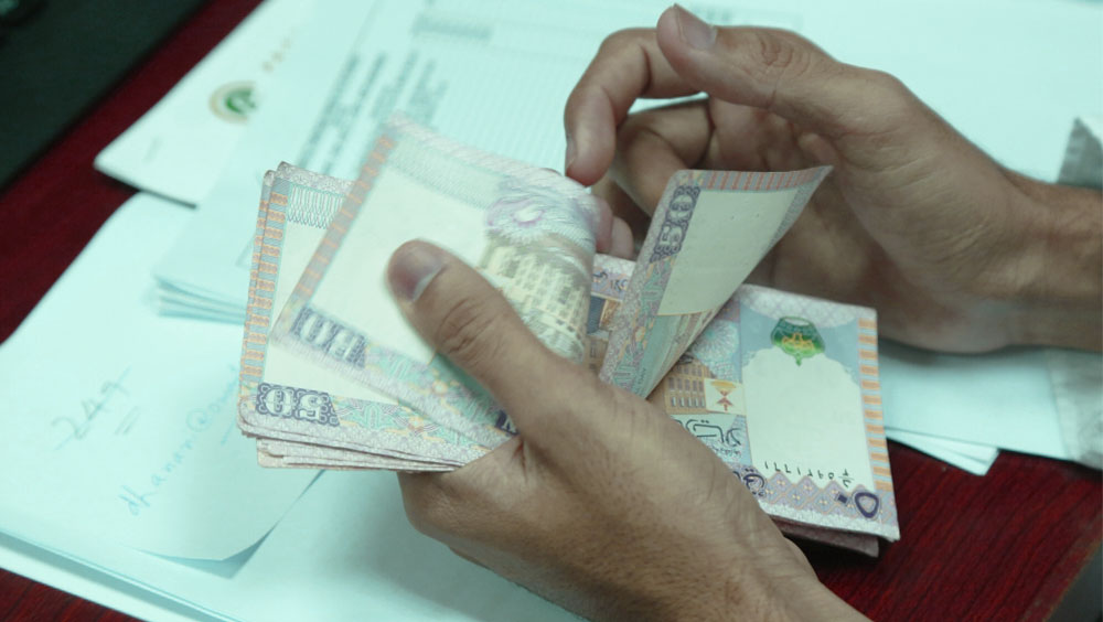Ministry of Manpower to monitor salary payments in Oman