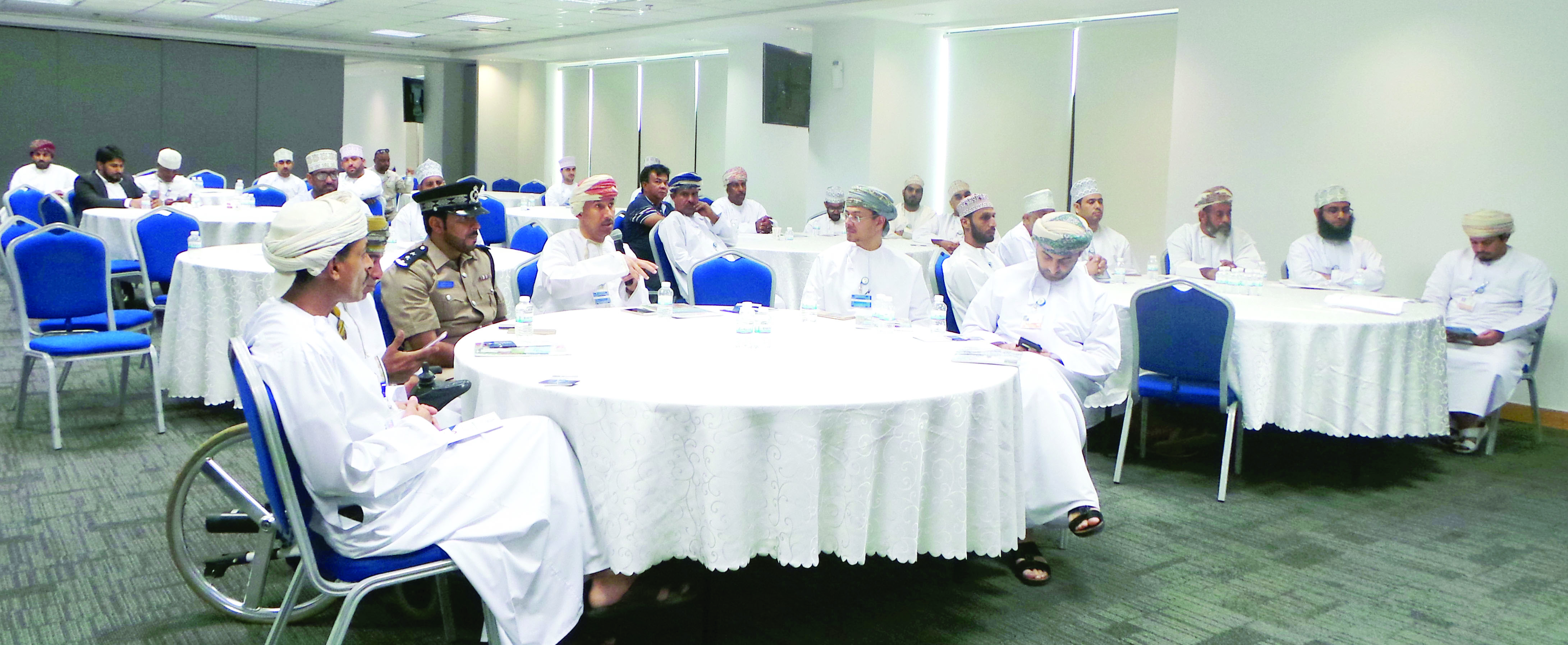 نـدوة توعـوية لمـوظـفي عمـانـتـل بالتعاون مع شرطة عمان السلطانية